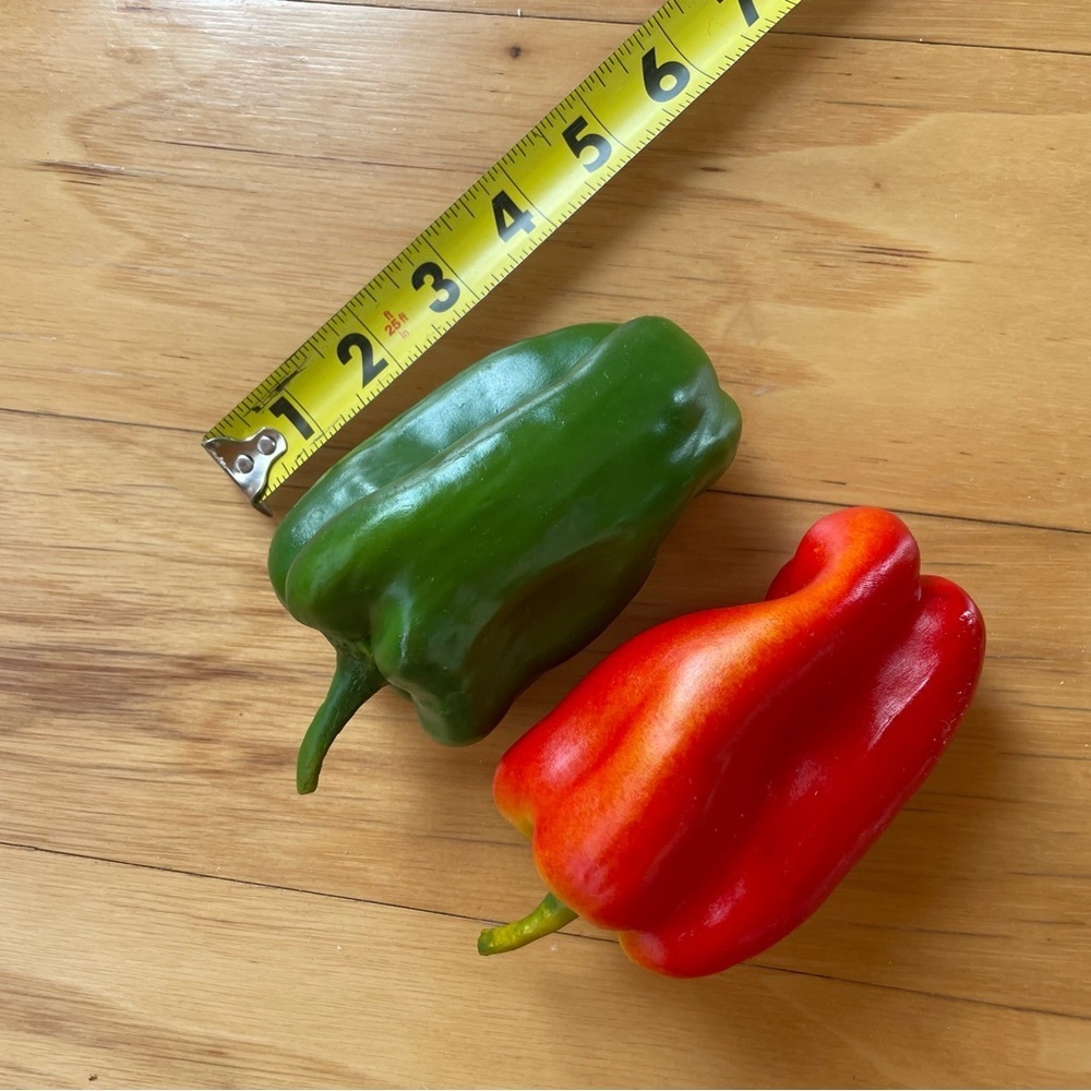 Vintage Plastic Vegetable Set - Set of 7 Veggies - Picture 4 of 5